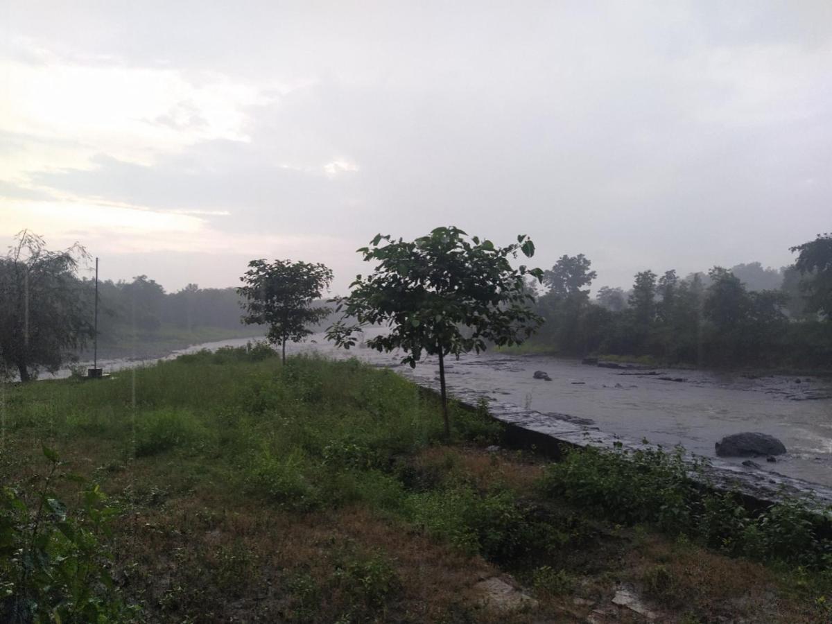 Karjat Villa ภายนอก รูปภาพ